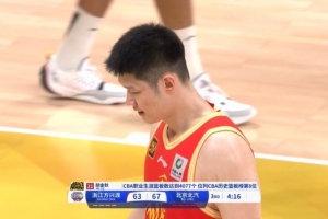 乐鱼体育娱乐-里程碑！胡金秋生涯总篮板数4077个 超陶汉林升历史第八位