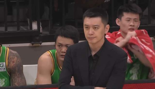 乐鱼体育娱乐-输宿敌30分输黑马16分！四冠王形势岌岌可危，杨鸣离下课还远吗？